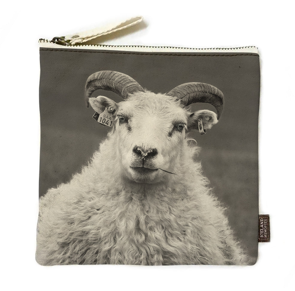 Sheep queen Journey pouch | Iceland Memories